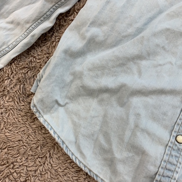 American Eagle Distressed Button Down Top - Picture 5 of 10